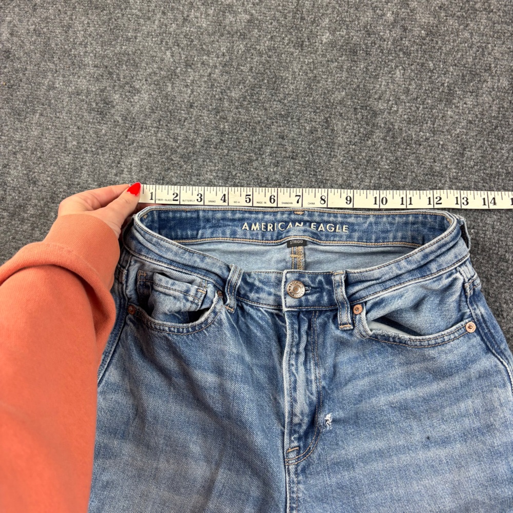 AMERICAN EAGLE Women’s Denim Strigid Mom Jean Distressed Jeans size: 2 - Picture 4 of 9